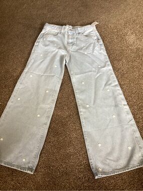 Old Navy Light Blue Wide-Leg Jeans with Daisy Accents